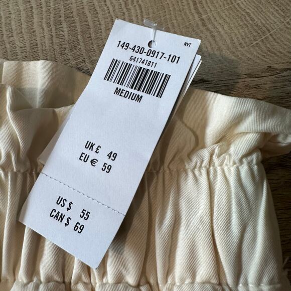 Abercrombie & Fitch Cream Twill Paper Bag Cuffed Pull on Shorts M - Picture 5 of 11